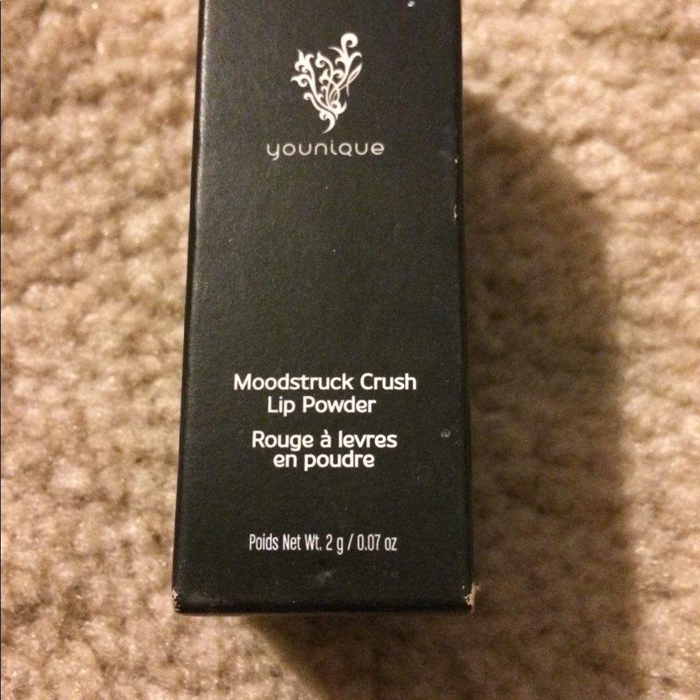 Younique Moodstruck Crush Lip Powder COMPLICATED